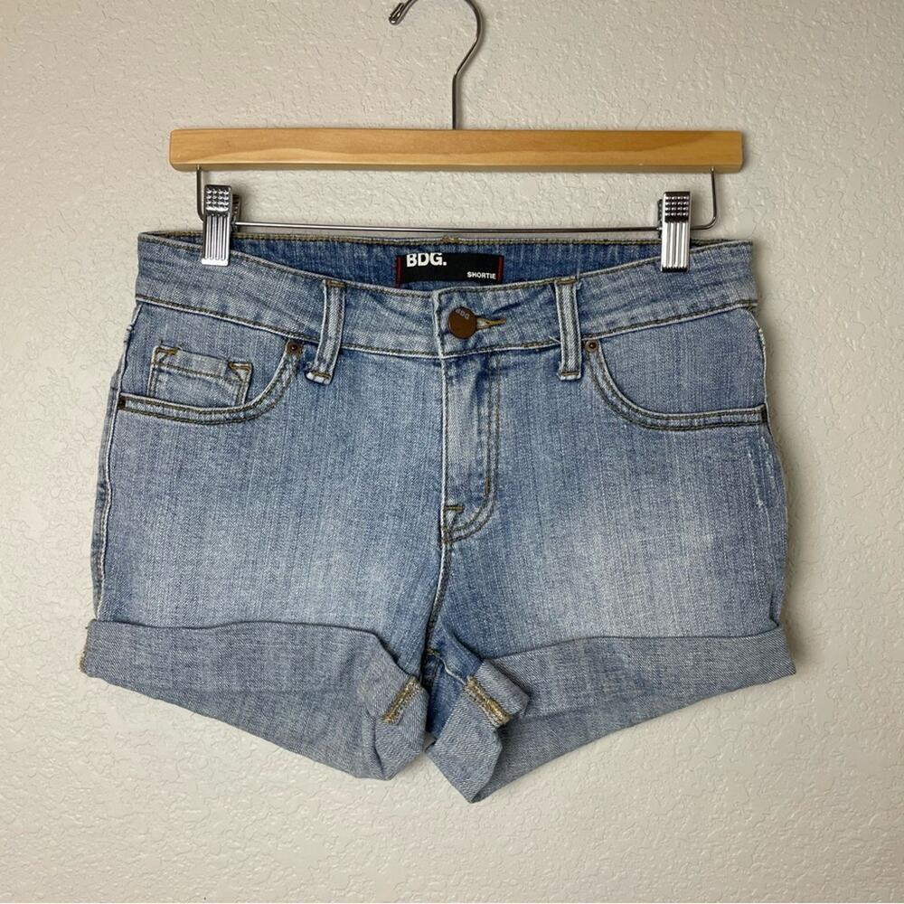 BDG Light Denim Cuffed Shortie Shorts Size 29